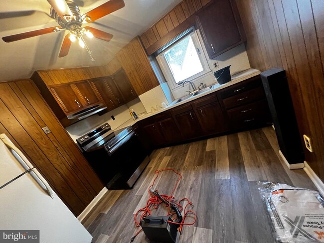 Building Photo - 328 Eggerts Crossing Rd