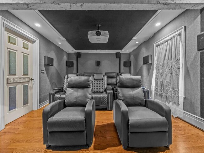 Building Photo - 217 Huntington Rd