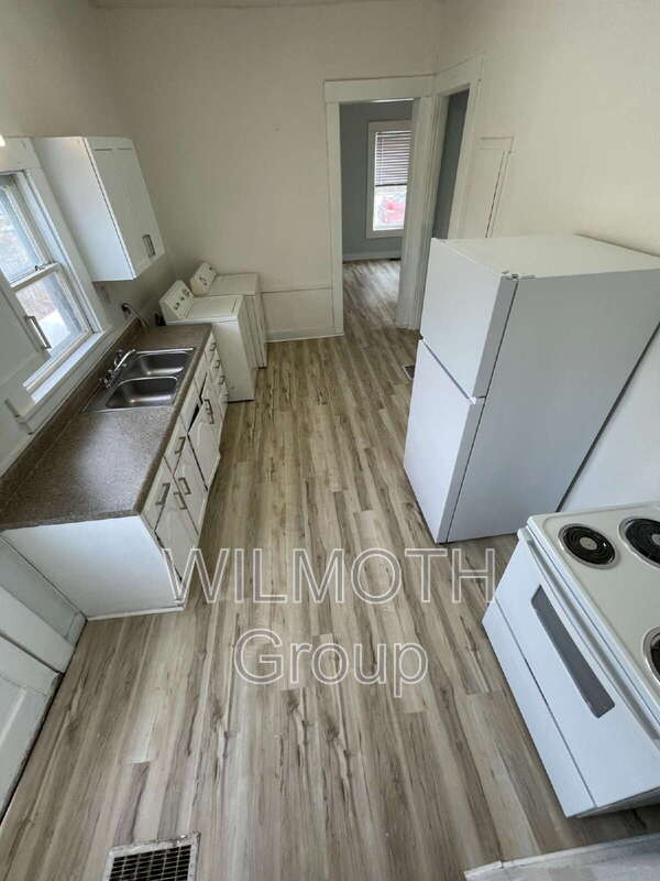 Building Photo - 610 S Gallatin St