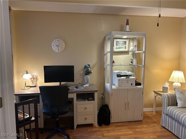 Building Photo - 1390 Tiffany Ln