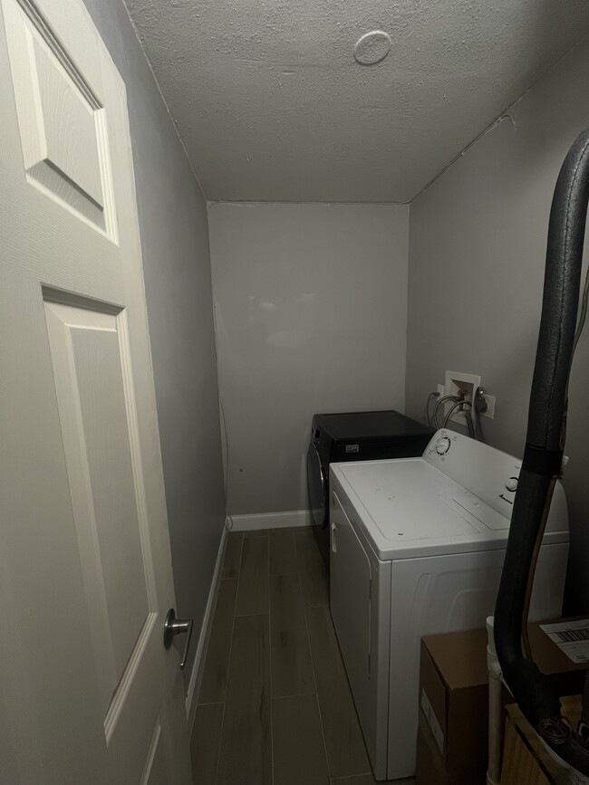 Laundry Room - 740 NE 199th St