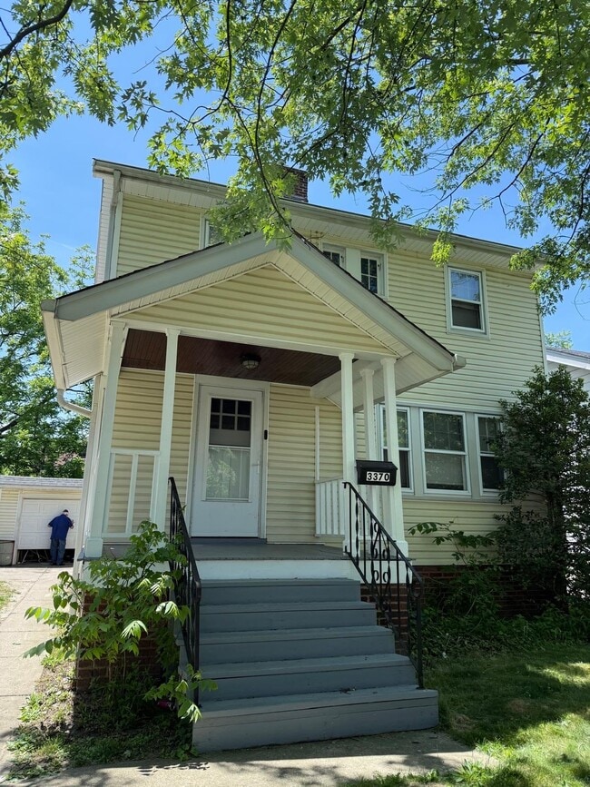 Building Photo - 3370 Lownesdale Rd