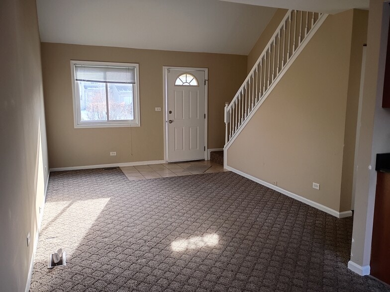 Building Photo - 1818 Whitney Dr