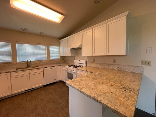 Building Photo - 1343 Wilson Cir