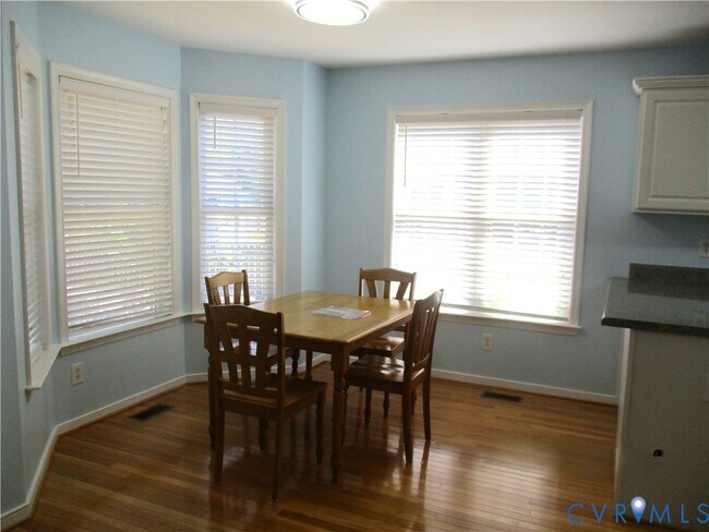 Building Photo - 5528 Abbott Cir