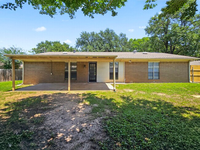 Building Photo - 1612 Cindy Ct