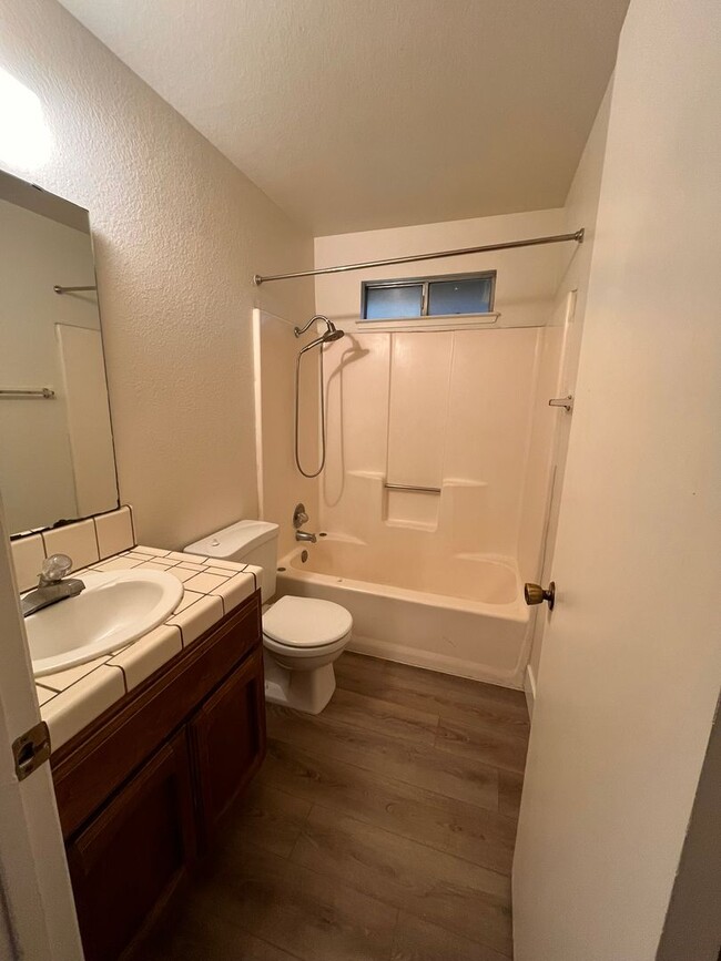 Building Photo - Move in Special see ad