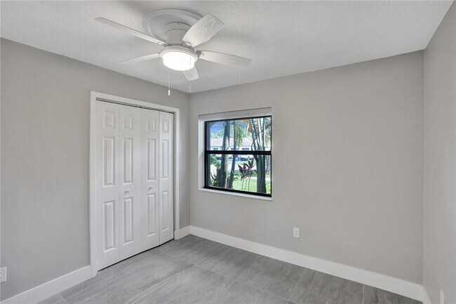 Building Photo - 11627 SW 50th St