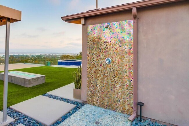 Building Photo - 4957 Pacifica Dr