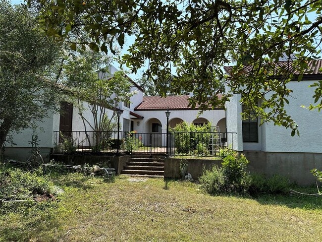 Building Photo - 1100 Crystal Creek Dr