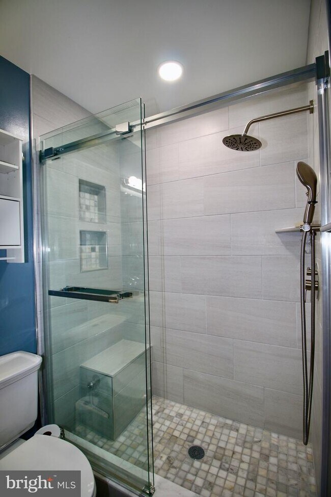 Building Photo - 6033 Curtier Dr