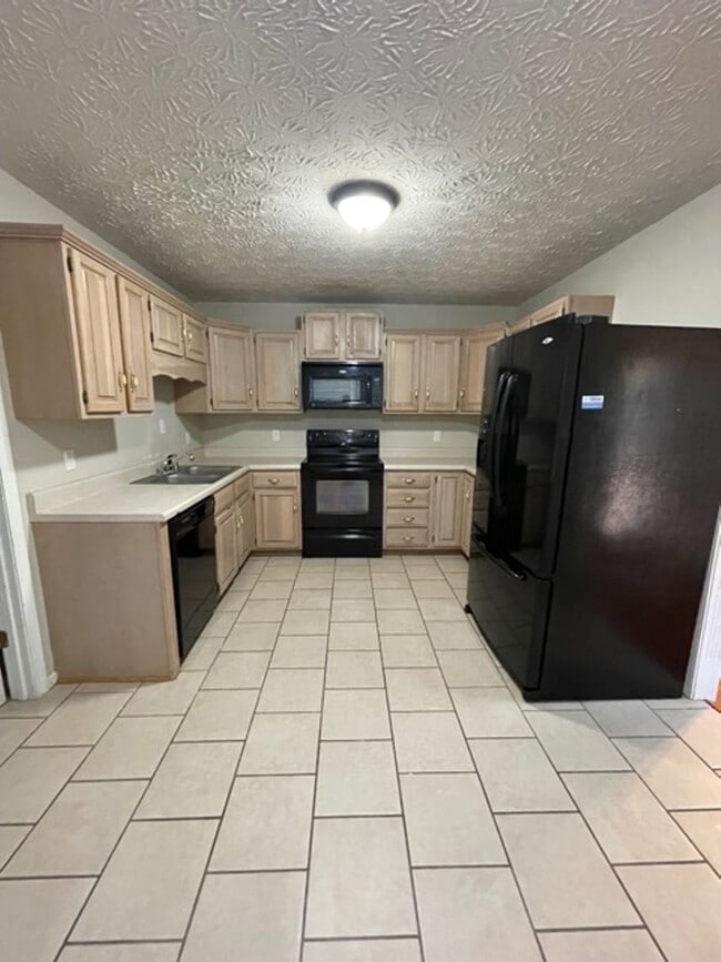 Building Photo - 126 Schwarzkopf St