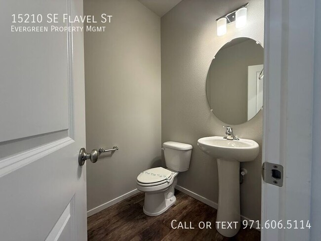 Building Photo - 15210 SE Flavel St