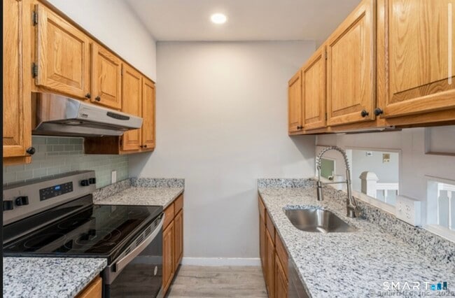 Building Photo - 71A Imlay St