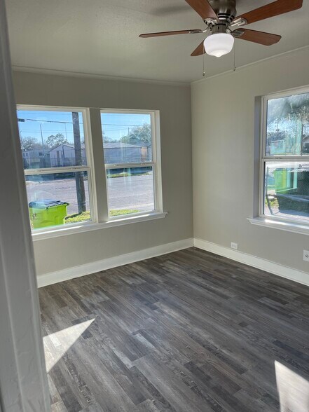 Building Photo - 2411 Avenue G