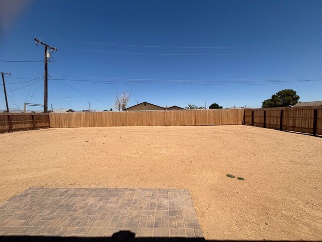 Building Photo - 8109 Underwood Ave