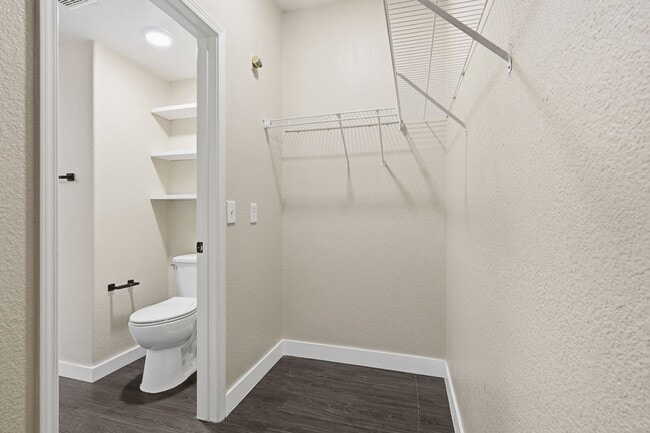 Building Photo - Americana Property Mgmt - Luxury condo 1b - 1b near Summerlin