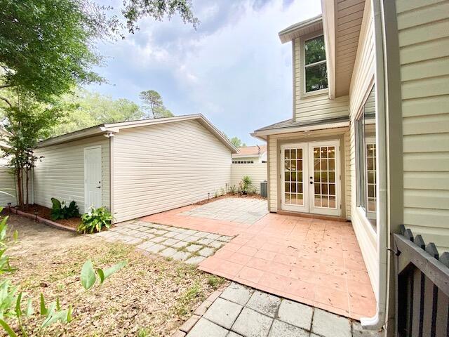 Building Photo - 213 Parkwood Cir