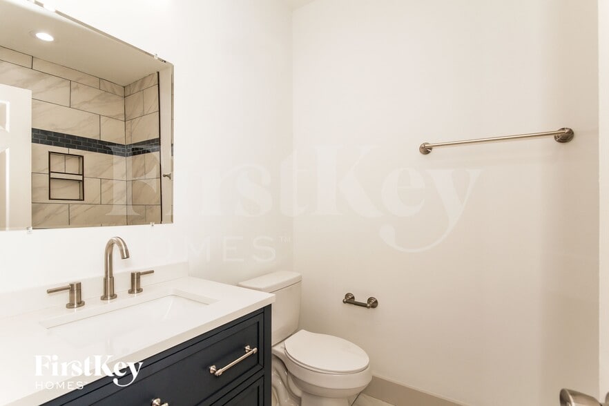 Building Photo - 81 May St