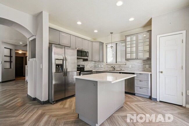 Building Photo - Spacious 4BR House in Litchfield Park