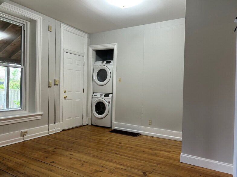 Front entry - 352 E Bald Eagle St