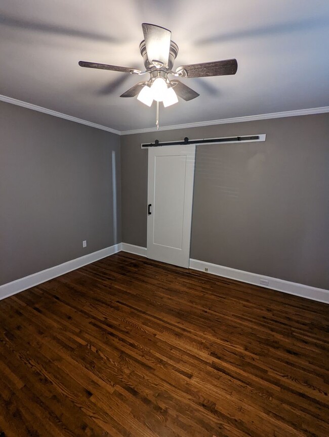 Building Photo - Newly renovated three bedroom, two bath ho...