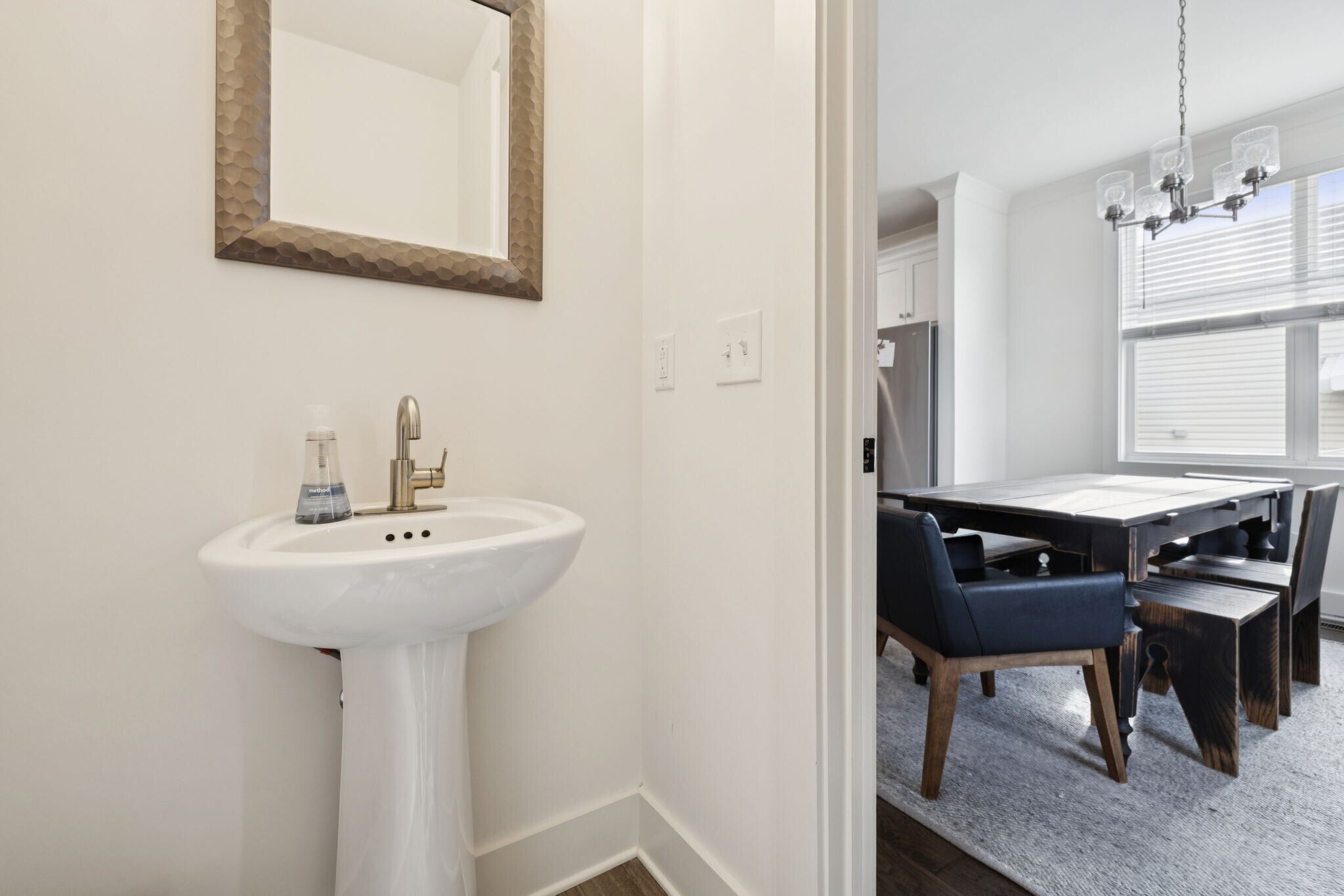 1/2 Bath - 22 N Hill St