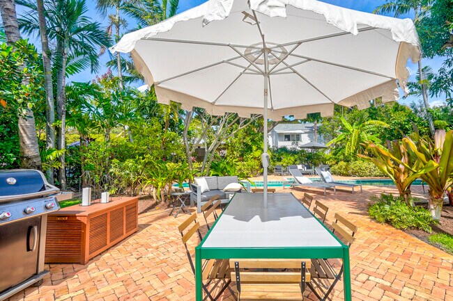 Building Photo - 411 26th St