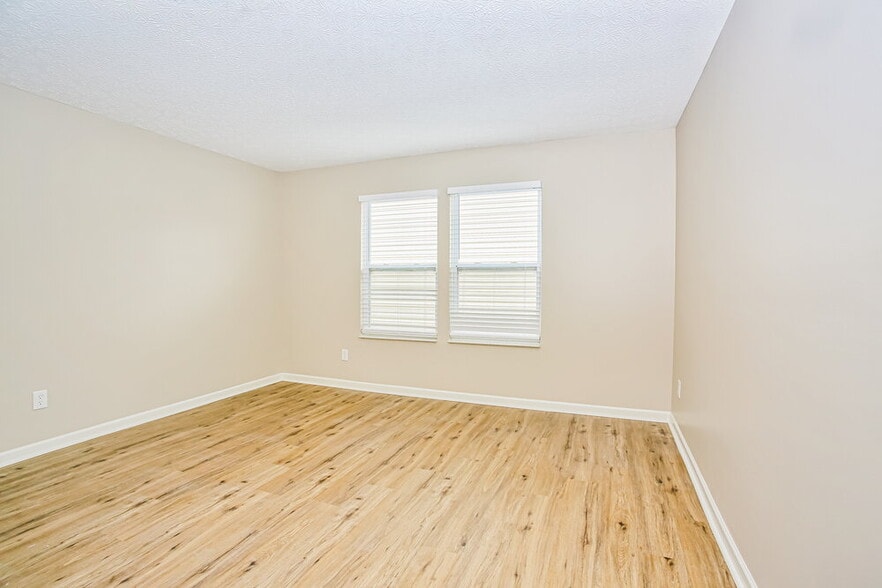 Building Photo - 6322 Bellinger Dr