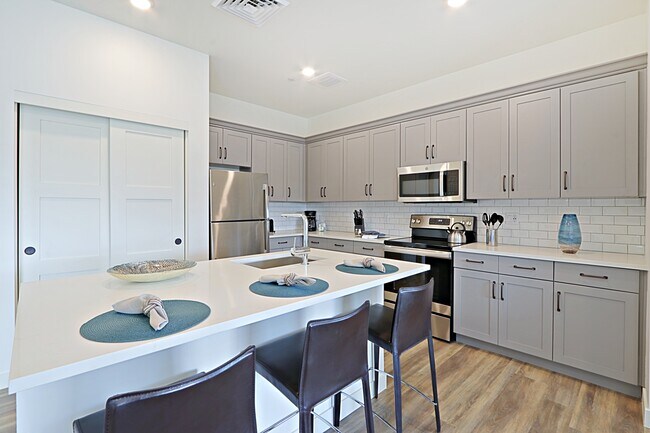 Building Photo - 475 N 9th St