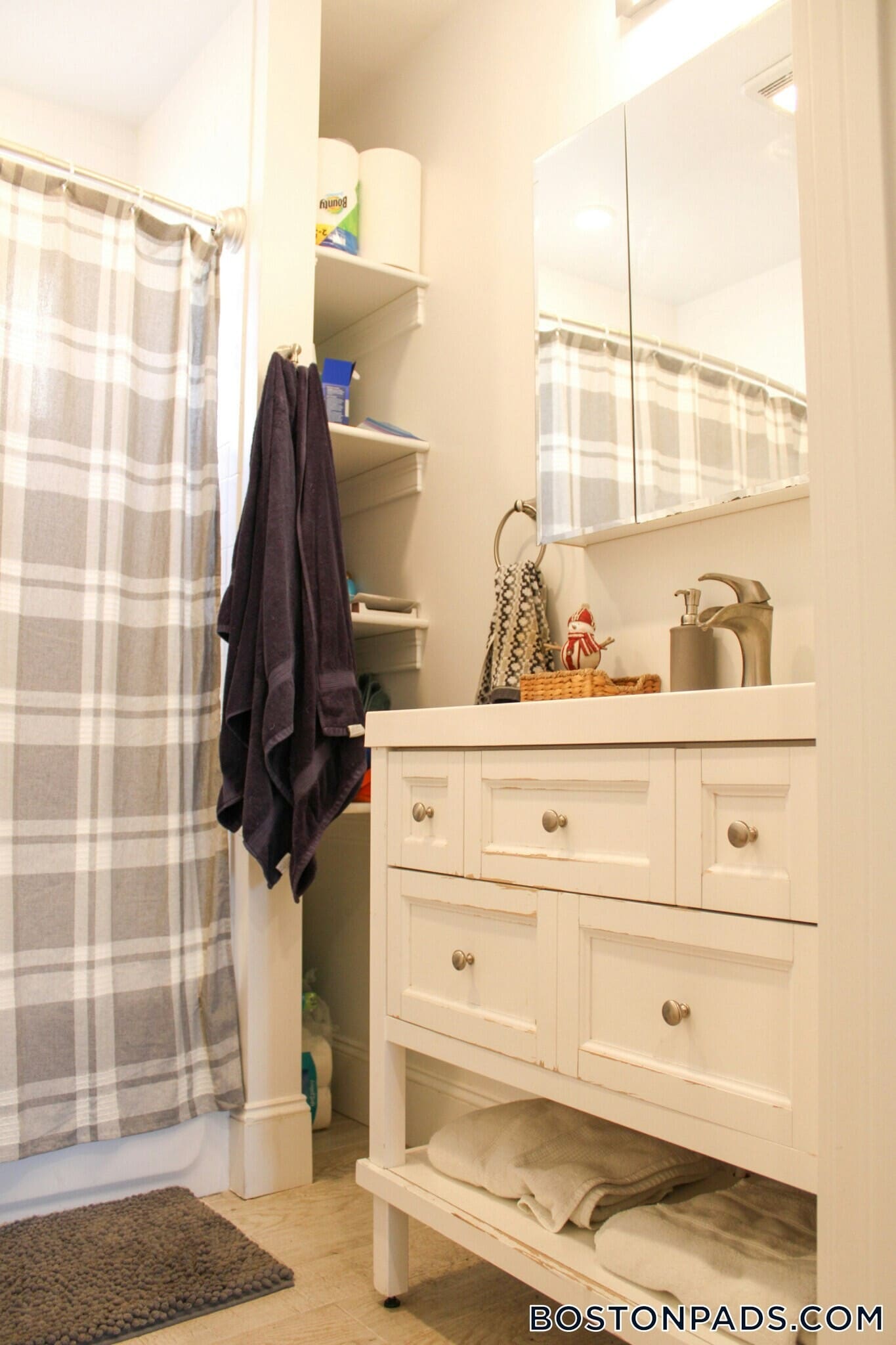 Building Photo - 118 Holland St