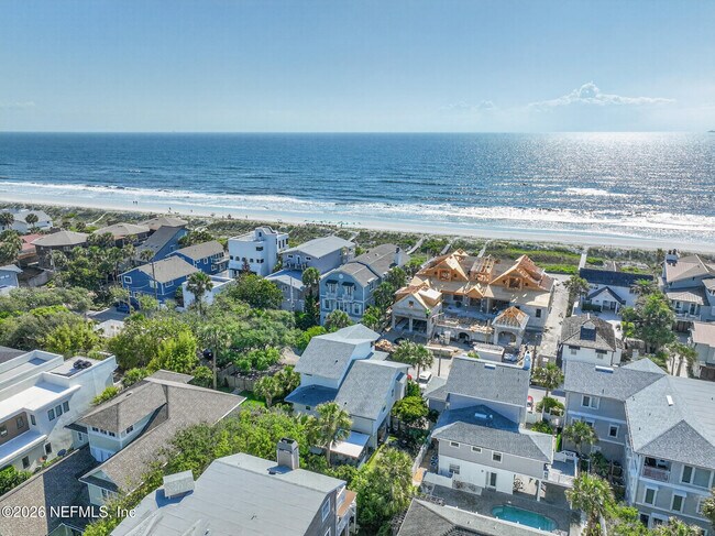 Building Photo - 1766 Beach Ave
