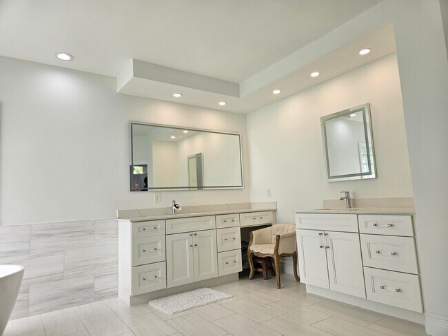 Building Photo - 2598 NW 47th St