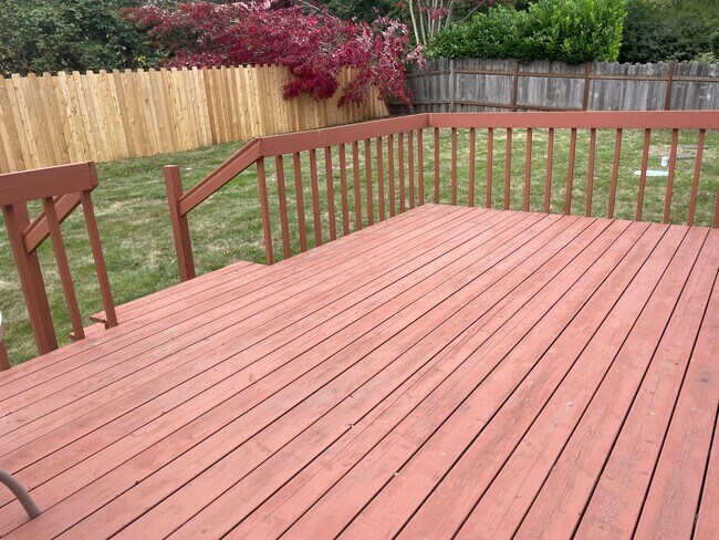 Building Photo - Single Level Useless Bay Home with Bonus Room!