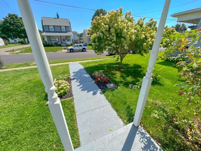 Building Photo - Gorgeous 3BR Ranch Rental Home in Newark - Available Mid August!