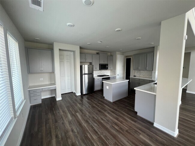 Building Photo - 2638 Settler Hl Dr