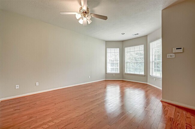 Building Photo - 12419 Shadycrest Dr