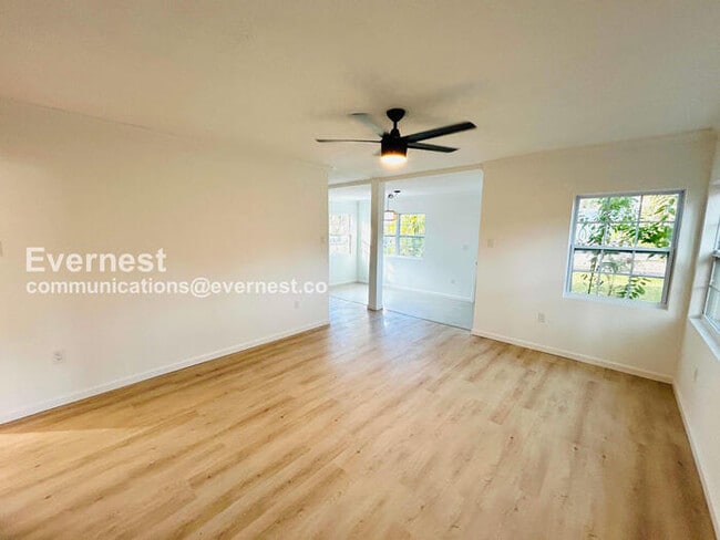 Building Photo - 3032 56th St S