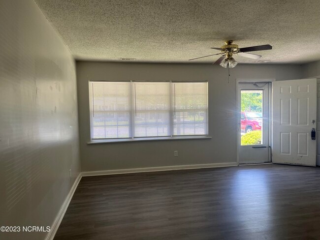 Building Photo - 203 Fifth Ave