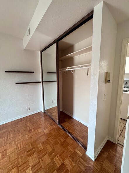 Secondary Bedroom - 25912 Hayward Blvd