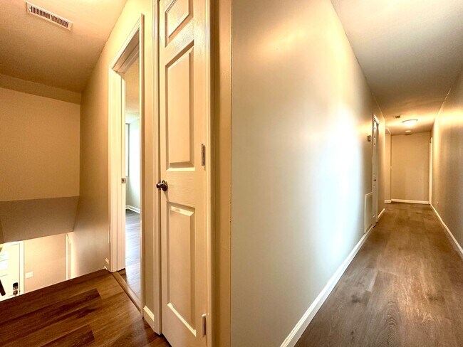 Building Photo - Stunning Single-Family Home with Plenty of...