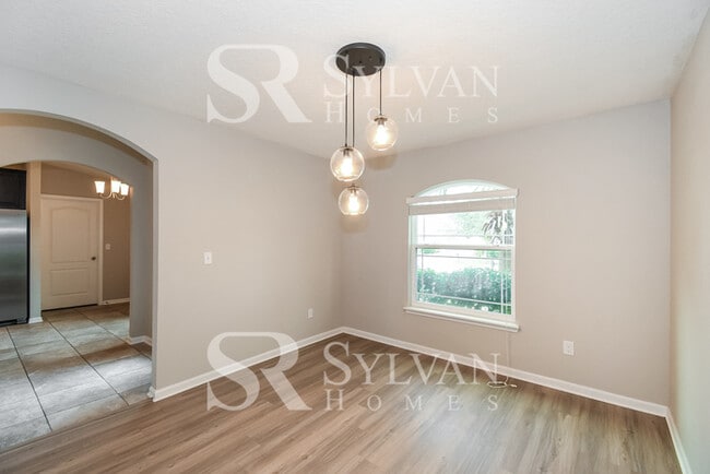 Building Photo - Carve Out a Great Life Here!