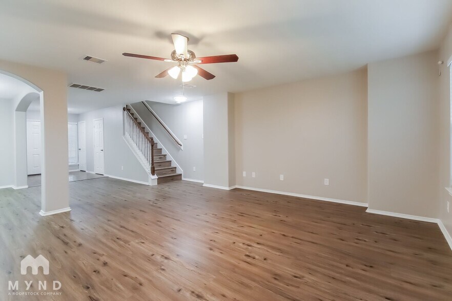 Building Photo - 1530 Daffodil Rd