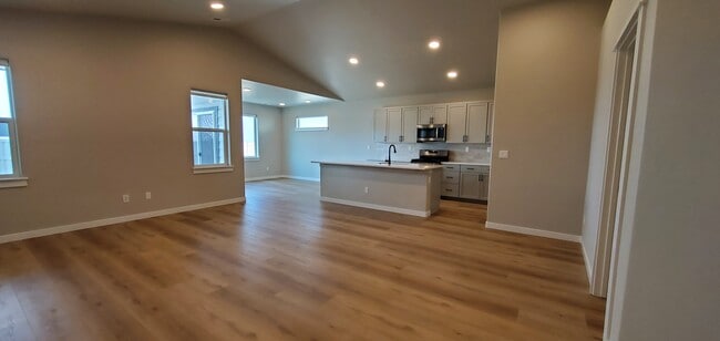 Building Photo - 10109 W Novato Dr
