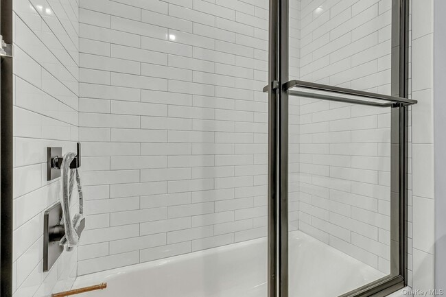 Building Photo - 156 W Broadway