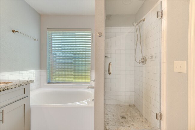 Building Photo - 6323 Canyon Rock Way