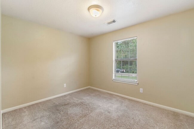 Building Photo - 10629 Royal Cavins Dr