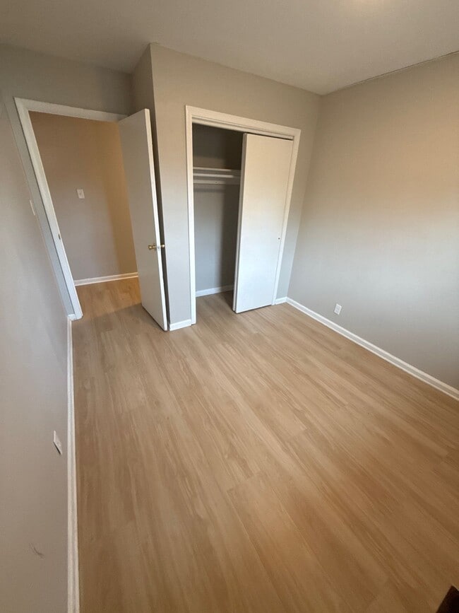 Building Photo - 6209 E 12th St