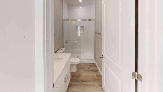 Building Photo - 4BD/2BA on Tipton