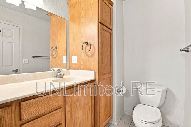 Building Photo - 2455 W Silverton Dr